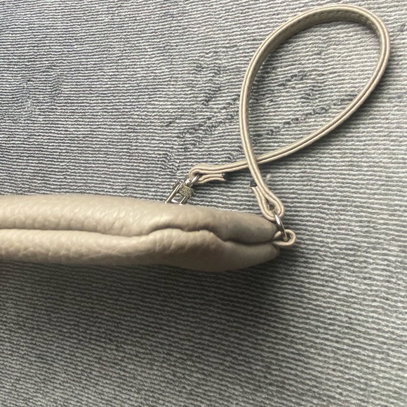 Steve Madden - Gray Logo Wristlet - Picture 7 of 10